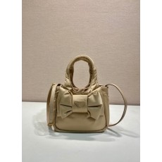 프라다 리본 리나일론 미니 패딩 토트백 1BA359 | PRADA |