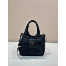 프라다 리본 리나일론 미니 패딩 토트백 1BA359 | PRADA |