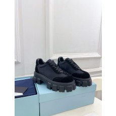 프라다  스니커즈