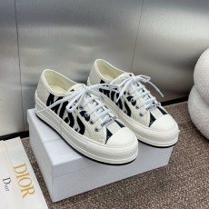 디올 스니커즈