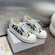 디올 스니커즈