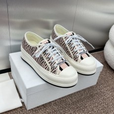 디올 스니커즈