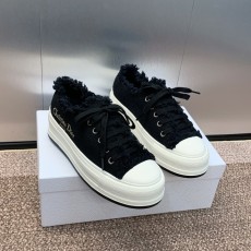 디올  스니커즈