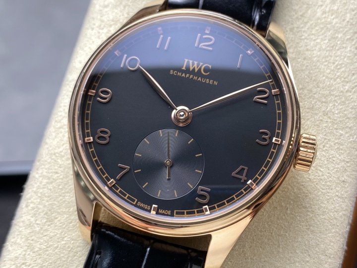 IWC 포르투기즈 오토매틱 스몰 세컨드 40.4mm (GR Factory)