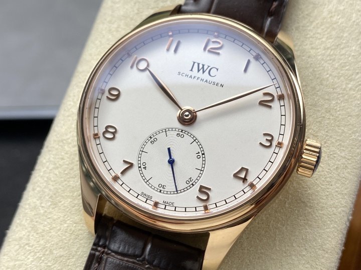 IWC 포르투기즈 오토매틱 스몰 세컨드 40.4mm (GR Factory)
