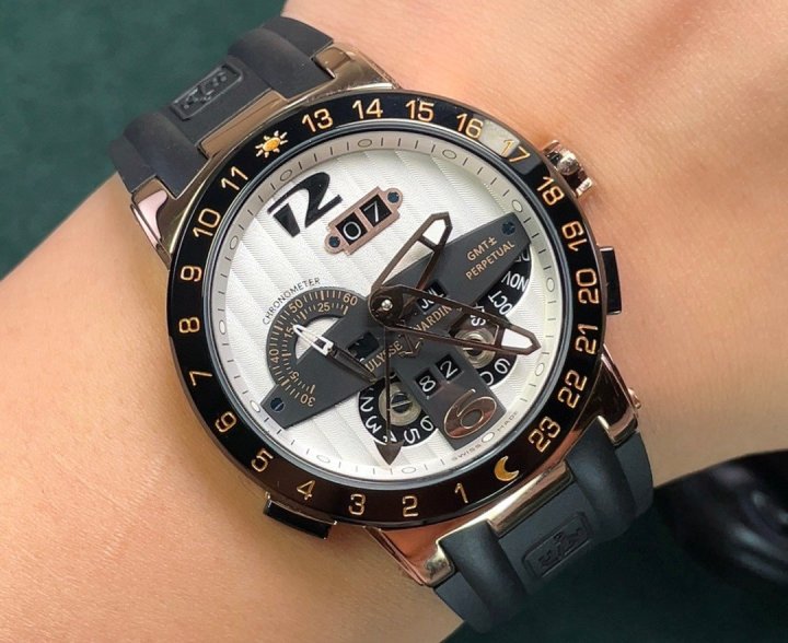 Ulysse Nardin 율리스 나르딘 남성 시계｜44mm