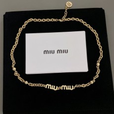 미우미우 목걸이